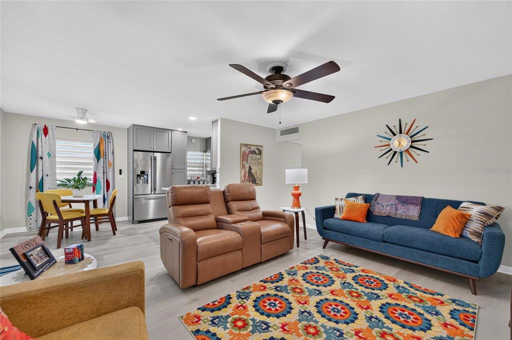 102 CAMBRIDGE TRAIL UNIT 220, SUN CITY CENTER, FL — photo 4 of 30