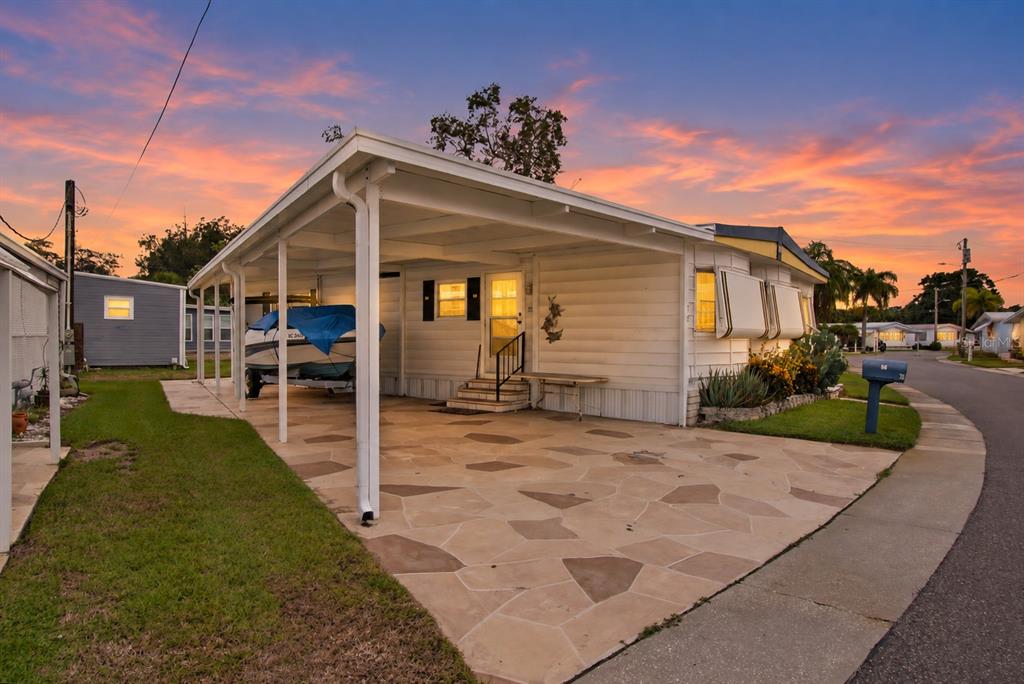 70 SCHOONER DRIVE UNIT 70