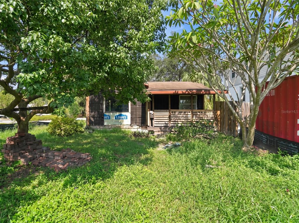 733 58TH AVENUE NE, ST PETERSBURG, FL — photo 4 of 48