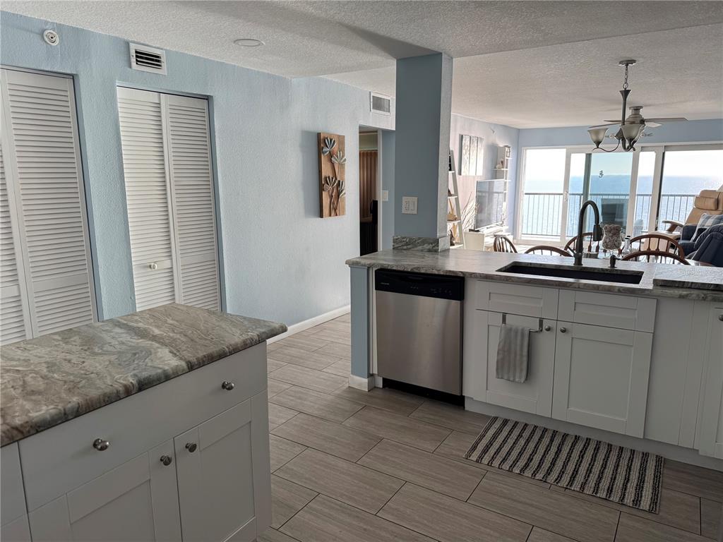 15000 GULF BOULEVARD UNIT 1106, MADEIRA BEACH, FL — photo 3 of 30