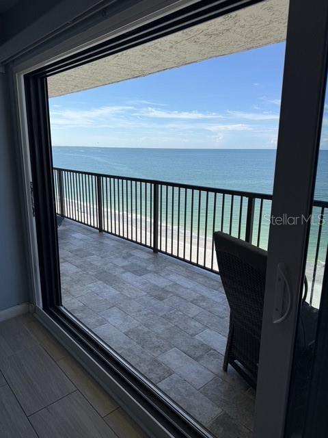 15000 GULF BOULEVARD UNIT 1106, MADEIRA BEACH, FL — photo 5 of 30