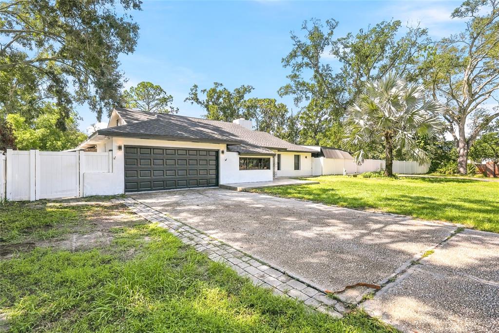 12726 BARRETT DRIVE, TAMPA, FL — photo 4 of 30