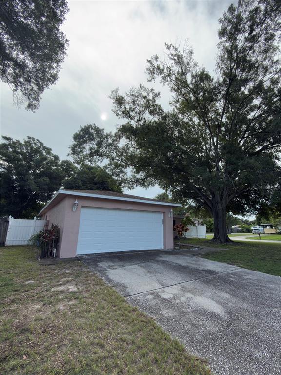 11001 LONGHILL DRIVE N, PINELLAS PARK, FL — photo 3 of 30