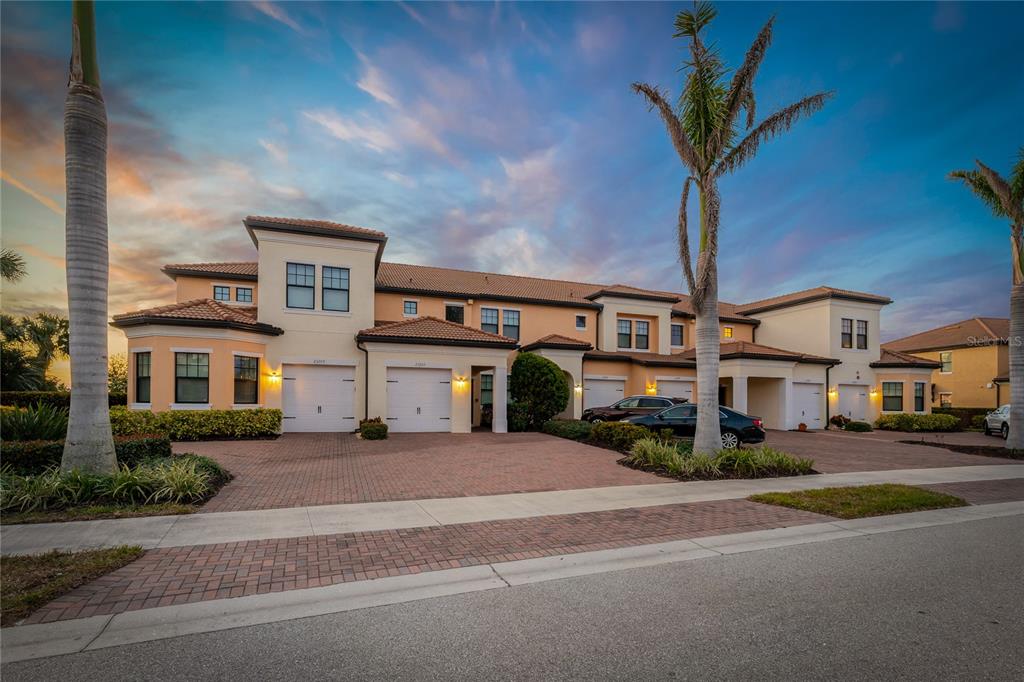 23189 BANBURY WAY UNIT 203