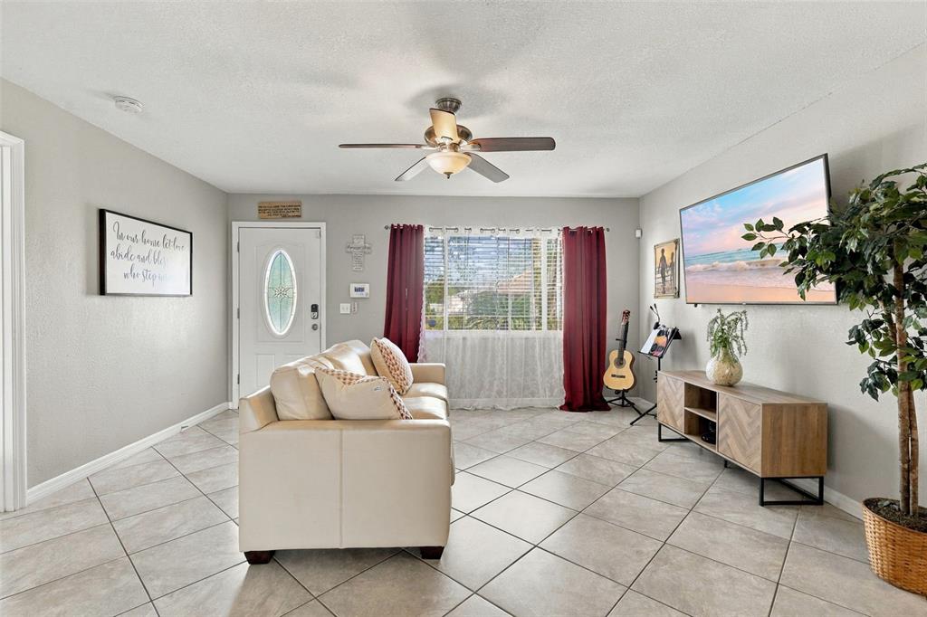 1379 DANDELION DRIVE, DELTONA, FL — photo 5 of 36