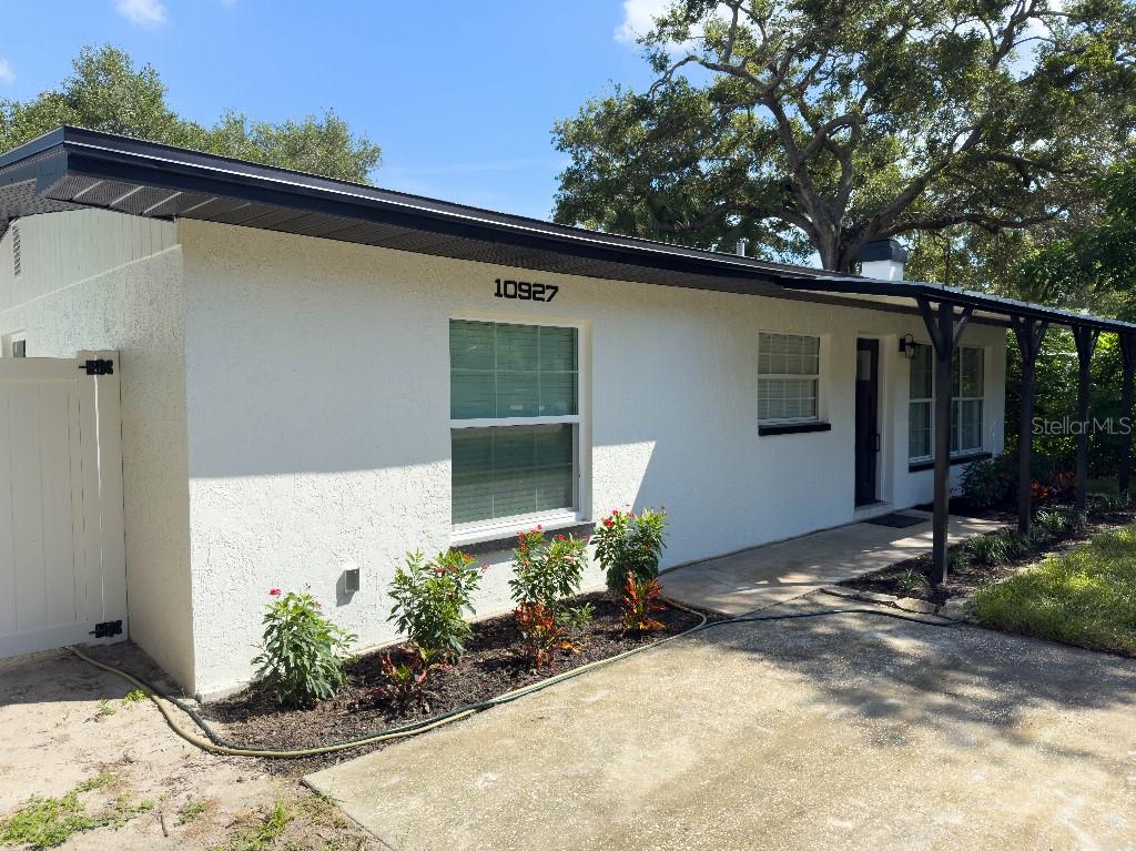 10927 72ND AVENUE, SEMINOLE, FL — photo 3 of 30