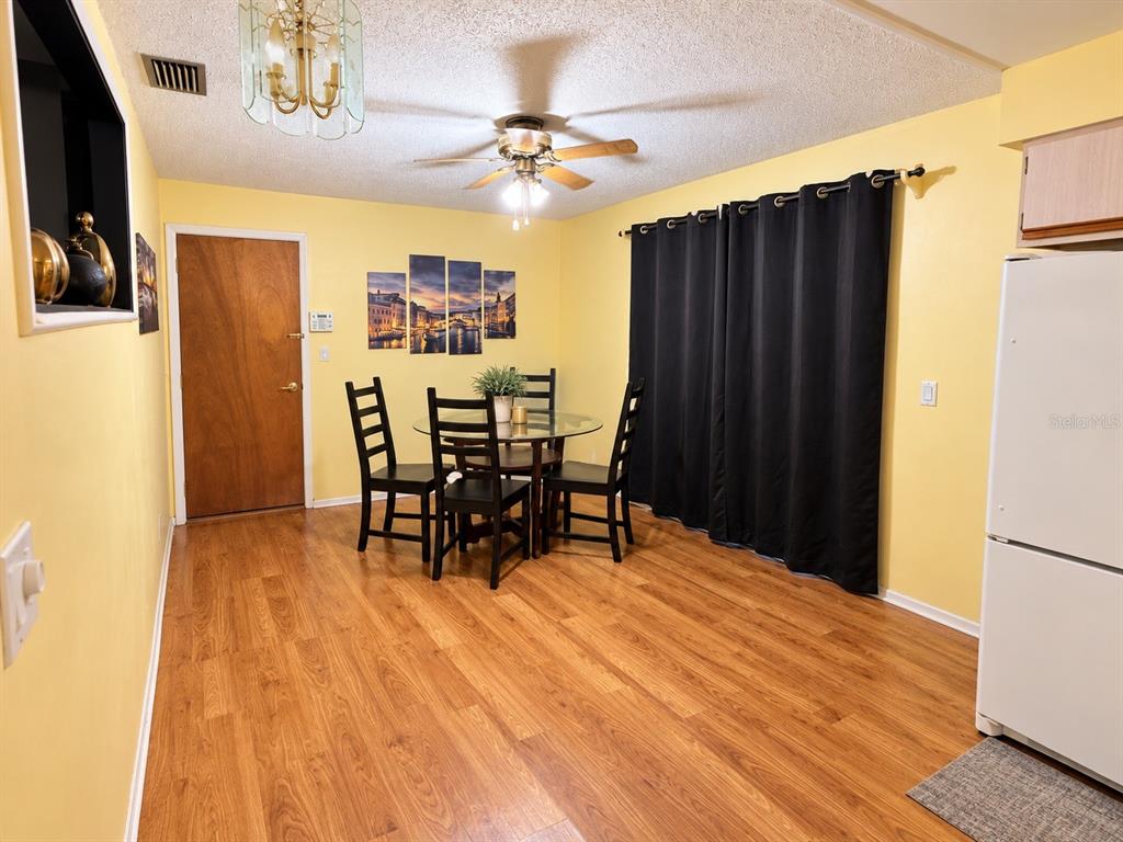 1912 W SKYLINE DRIVE, CLEARWATER, FL — photo 4 of 11