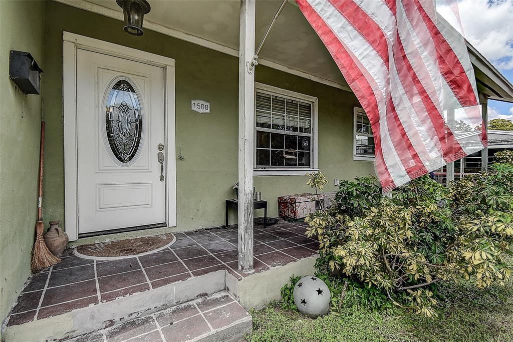 1508 SUFFOLK STREET N, ST PETERSBURG, FL — photo 2 of 38
