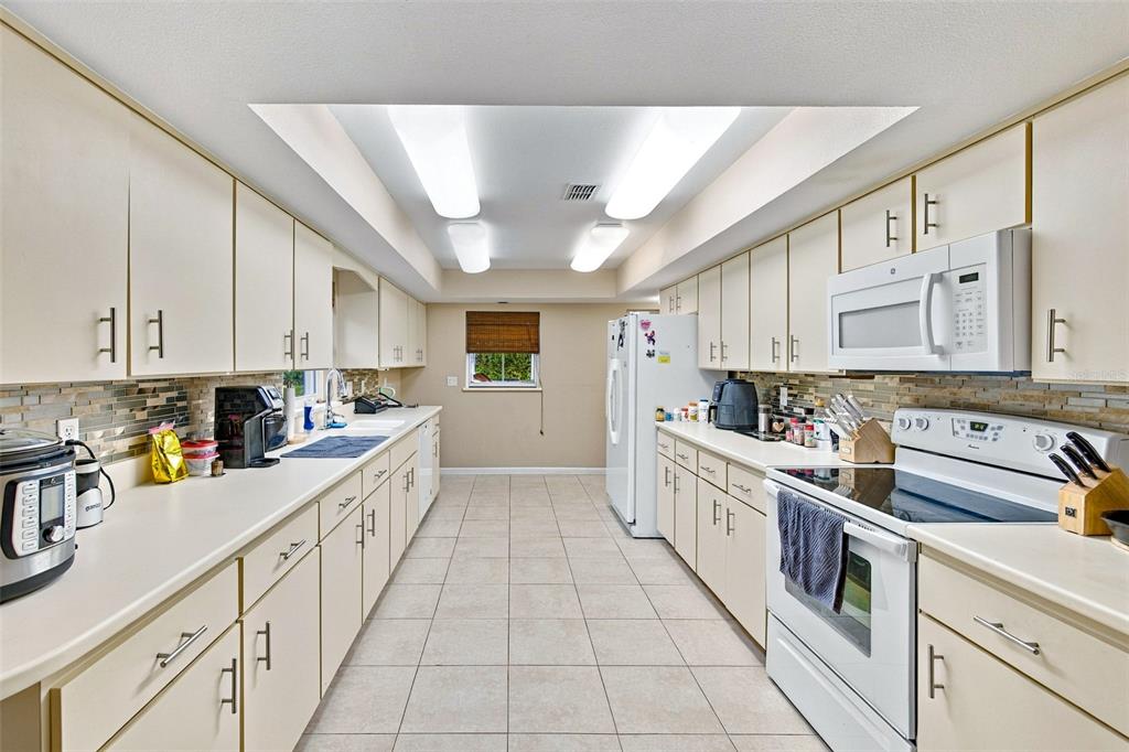 107 N CORY DRIVE, EDGEWATER, FL — photo 3 of 30