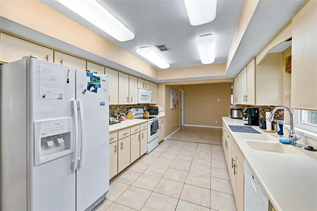 107 N CORY DRIVE, EDGEWATER, FL — photo 4 of 30