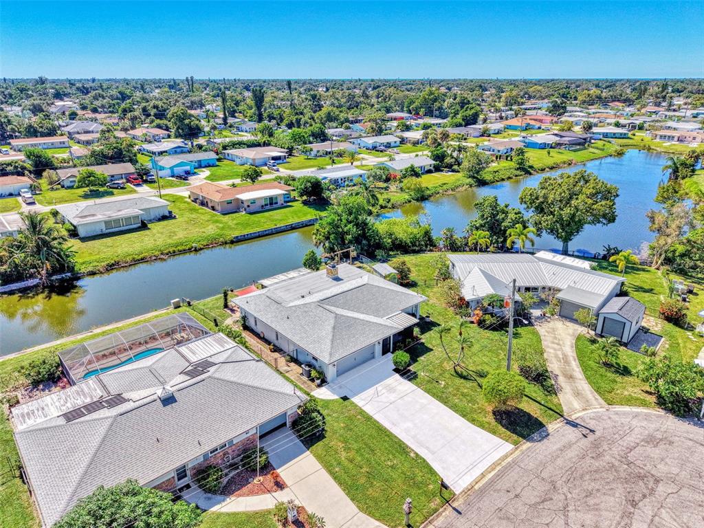 432 EDGEWOOD ROAD, VENICE, FL — photo 4 of 52