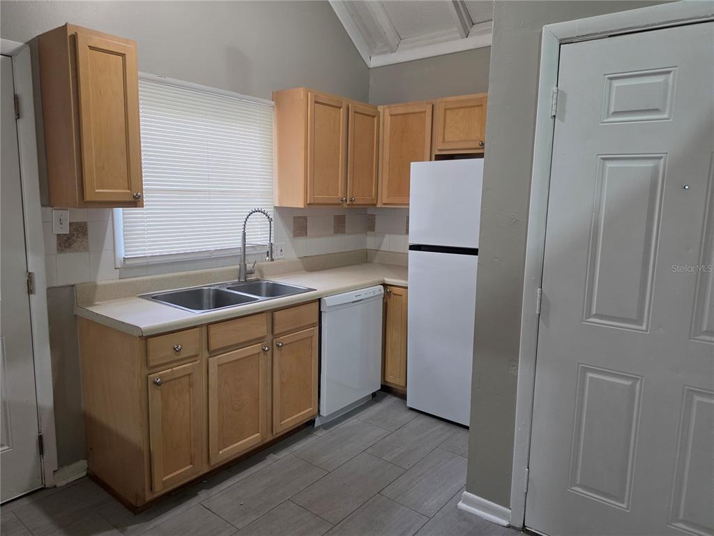 12310 TOUCHTON DRIVE UNIT 48, TAMPA, FL — photo 2 of 16