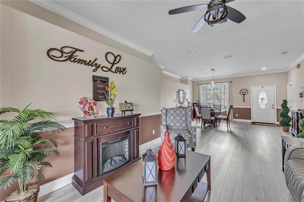 255 STRATHMORE CIRCLE, KISSIMMEE, FL — photo 5 of 40