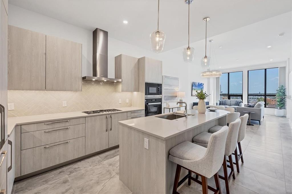 33 S PALM AVENUE UNIT 704, SARASOTA, FL — photo 4 of 30