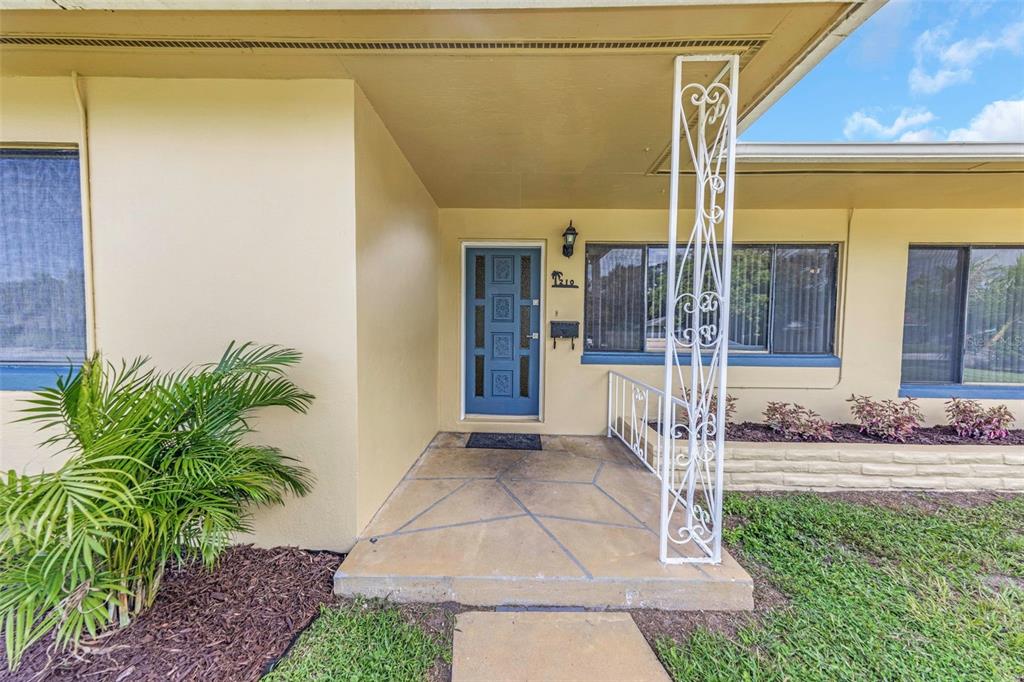 210 S SATURN AVENUE, CLEARWATER, FL — photo 2 of 22