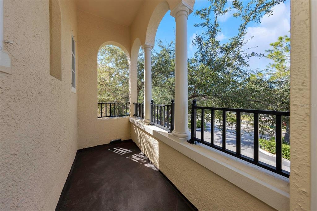 612 105TH TERRACE N, ST PETERSBURG, FL — photo 3 of 29
