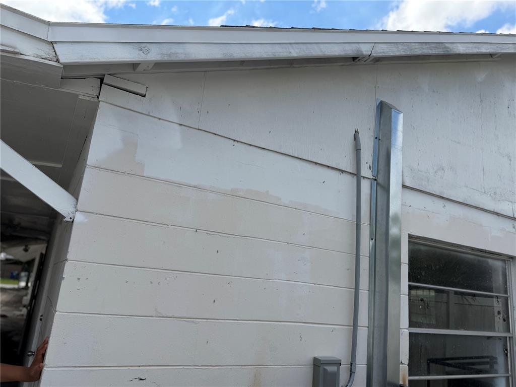 1608 EGENESEE ST, TAMPA, FL — photo 2 of 27