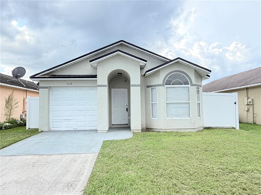 1828 LACY LANE