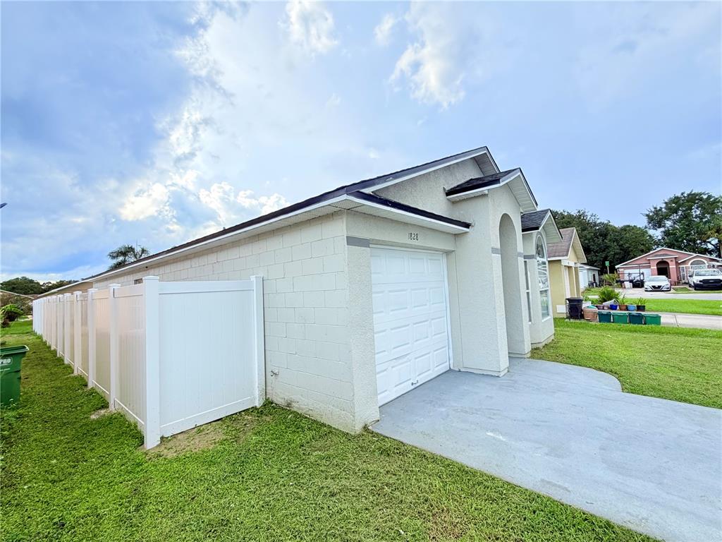 1828 LACY LANE, SANFORD, FL — photo 2 of 23
