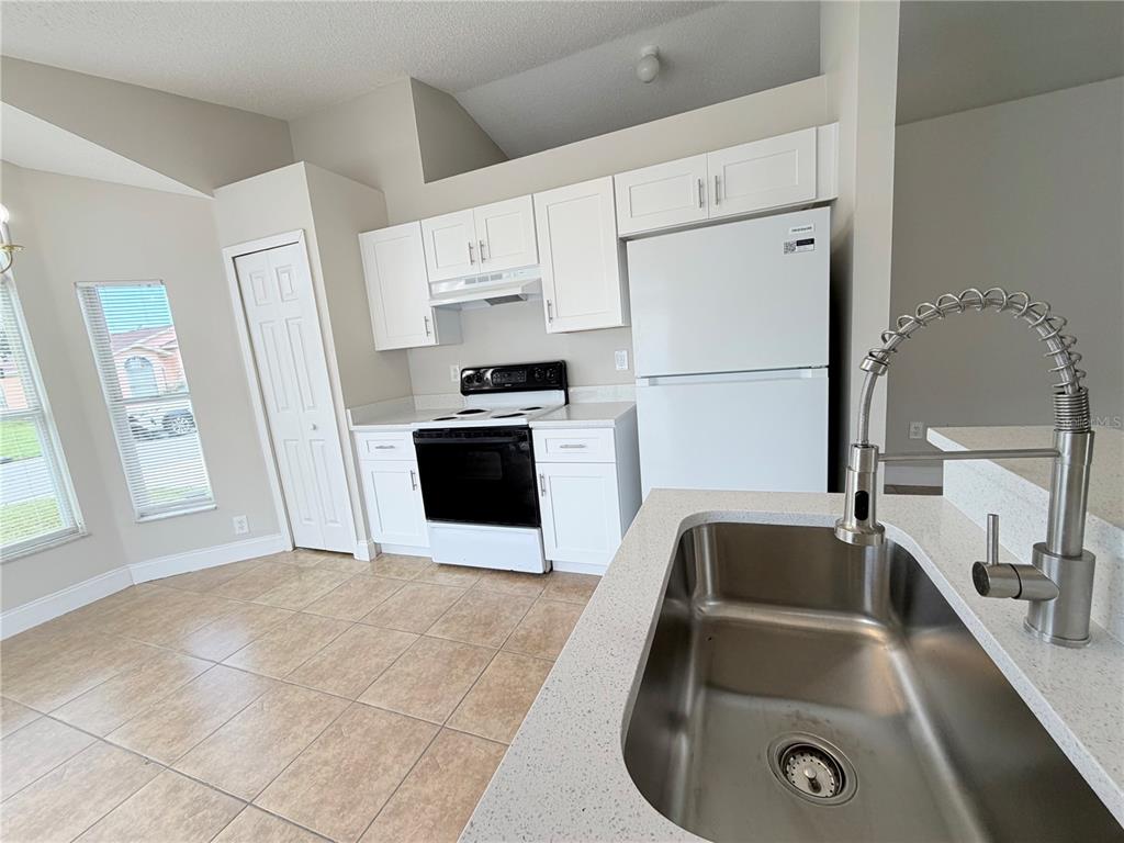 1828 LACY LANE, SANFORD, FL — photo 4 of 23