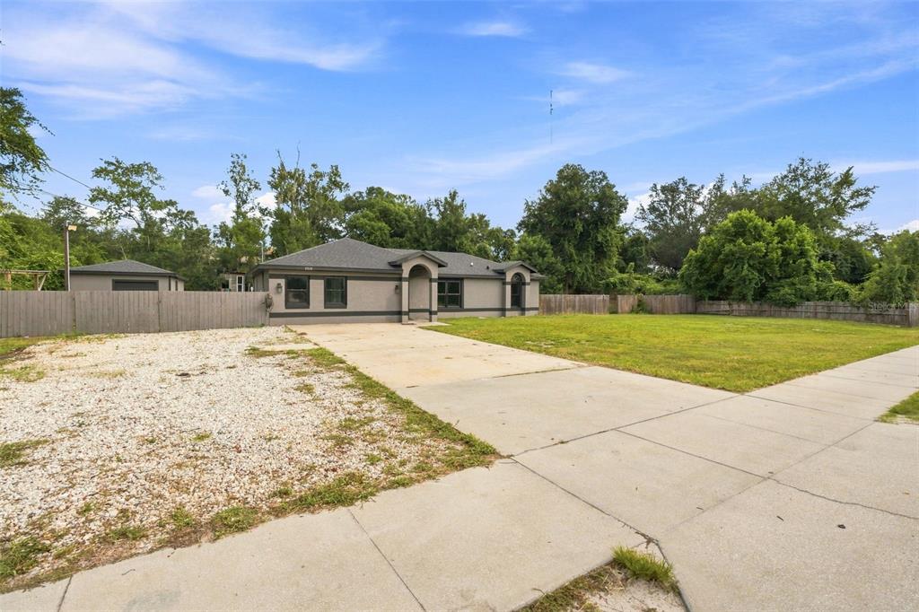 1300 ADELINE STREET, ORANGE CITY, FL — photo 3 of 30
