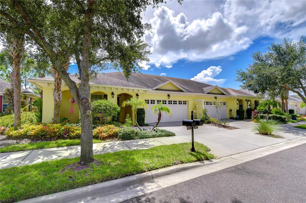 6810 MUNCASTER COURT, TAMPA, FL — photo 2 of 30
