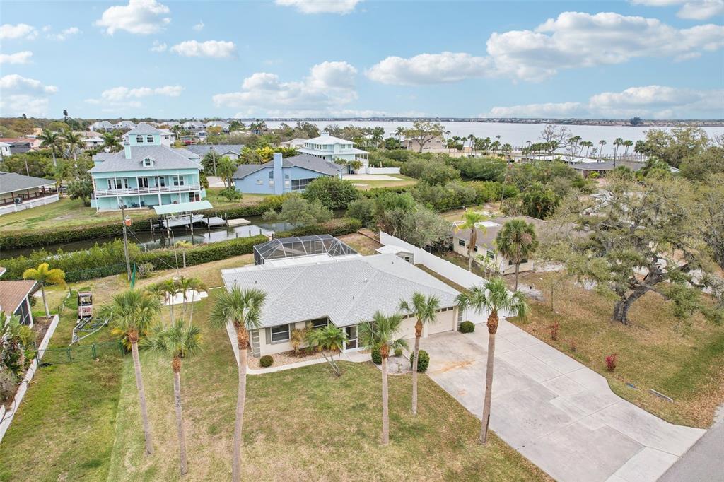 342 SHORE DRIVE