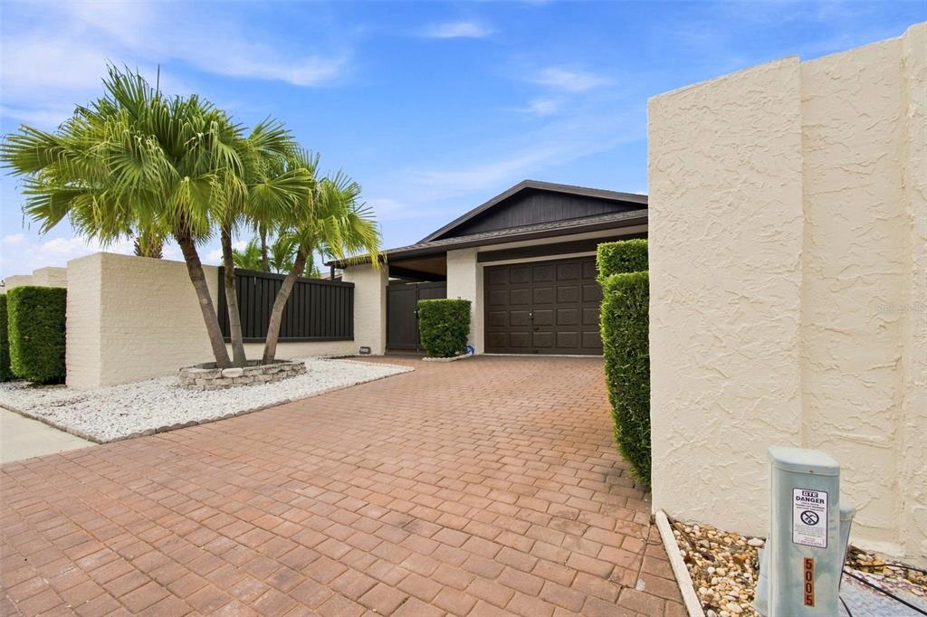 5005 PALOMA DRIVE, TAMPA, FL — photo 4 of 30