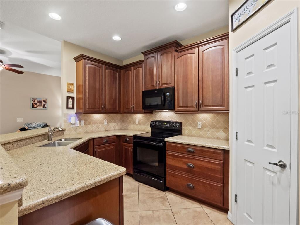 2137 VELVET LEAF DRIVE, OCOEE, FL — photo 2 of 30