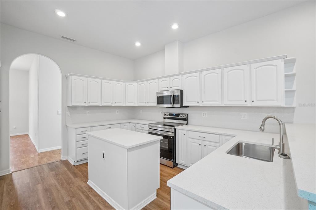17718 CRYSTAL COVE PLACE, LUTZ, FL — photo 5 of 30