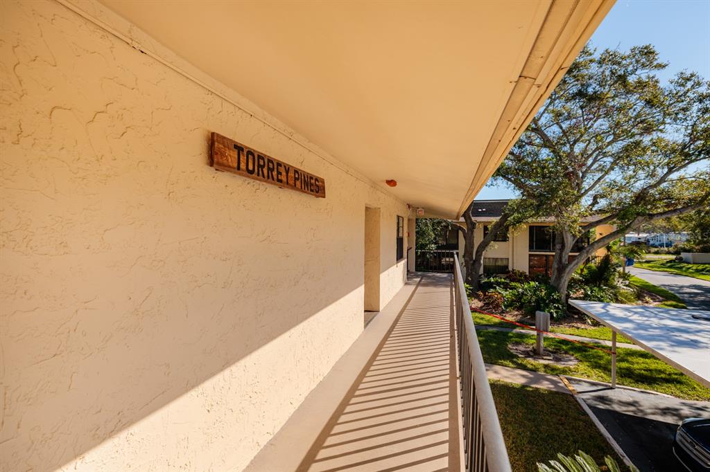 12300 VONN ROAD UNIT 9205, LARGO, FL — photo 4 of 30
