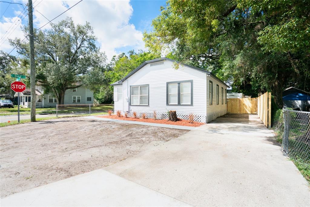 8202 N ALASKA STREET, TAMPA, FL — photo 2 of 30