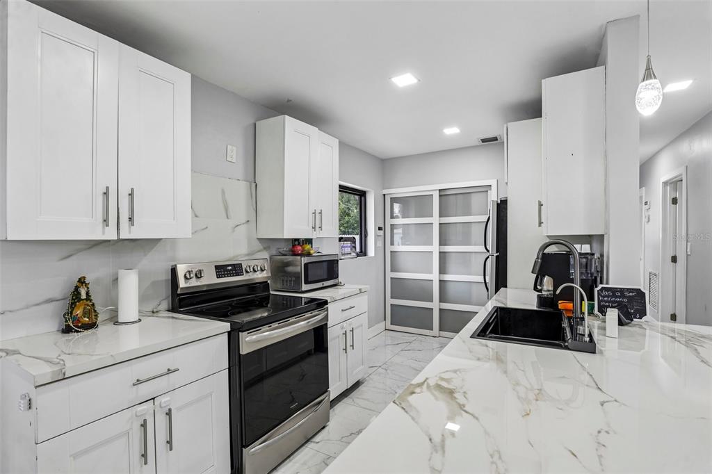 1421 N 68TH TERRACE, HOLLYWOOD, FL — photo 2 of 6