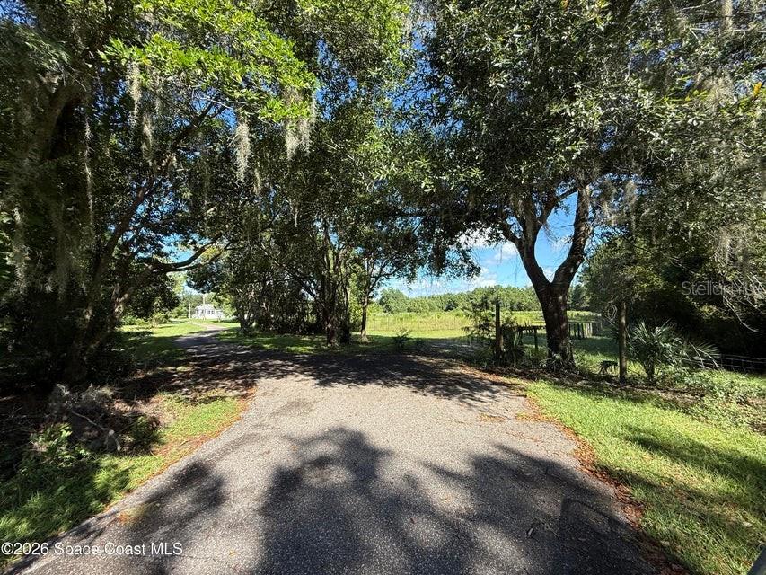 572 N PINE STREET, PIERSON, FL — photo 4 of 29