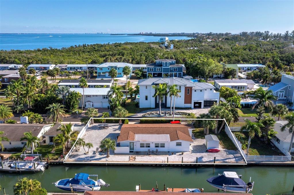 691 TARAWITT DRIVE, LONGBOAT KEY, FL — photo 2 of 30