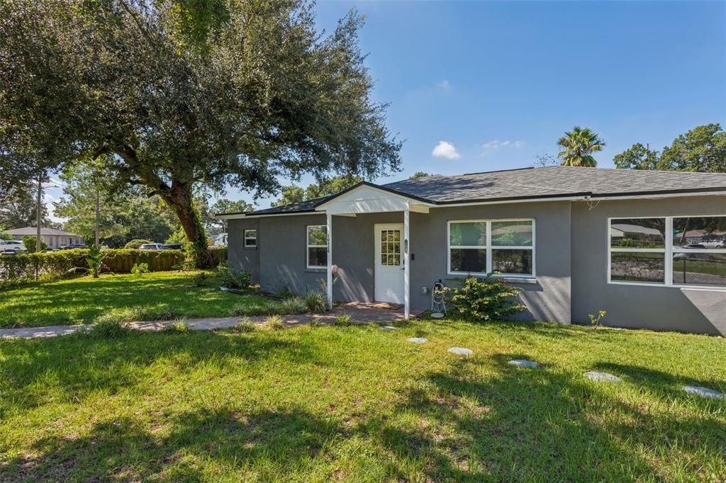 10420 N HAMNER AVENUE, TAMPA, FL — photo 2 of 28