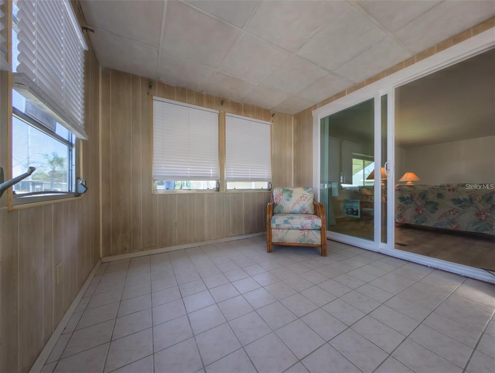 229 DIXIE, TARPON SPRINGS, FL — photo 2 of 37