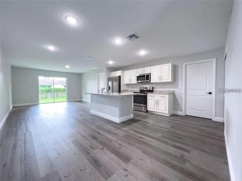 332 LAKE CRESCENT DRIVE, DEBARY, FL — photo 2 of 6
