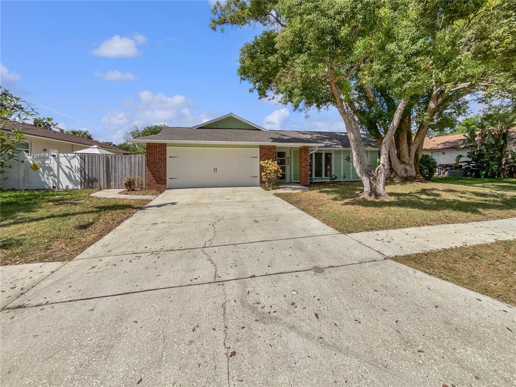 412 BRIDLE PATH