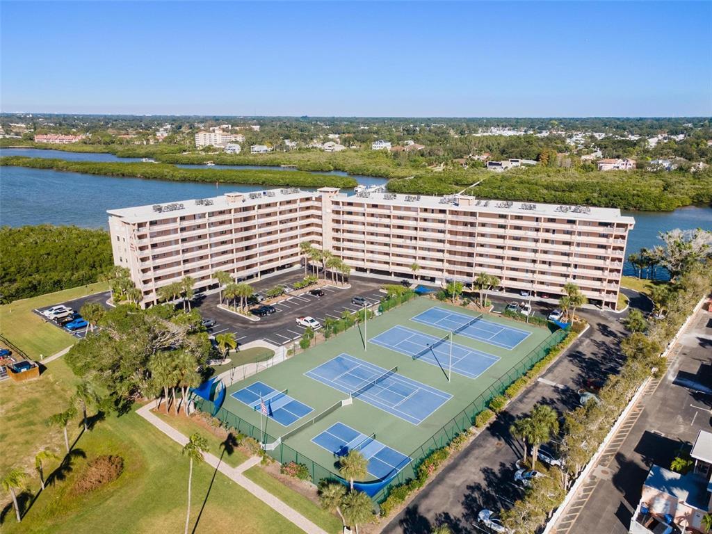 19451 GULF BOULEVARD UNIT 211