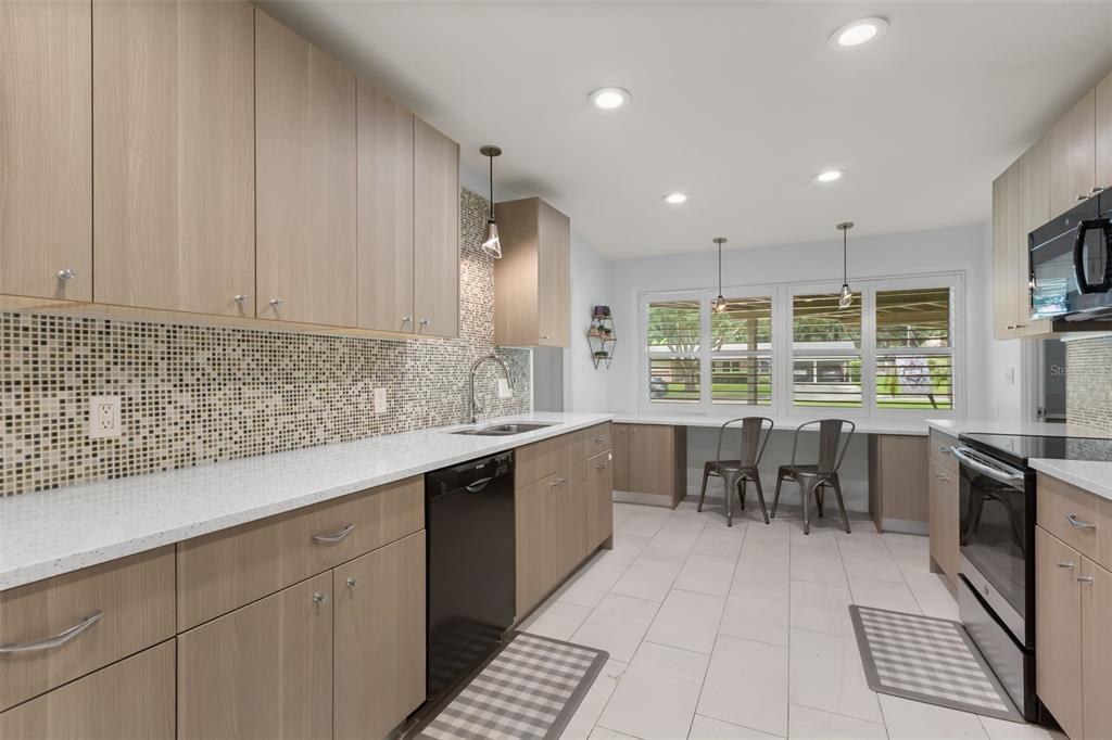 610 SWEETBRIAR ROAD, ORLANDO, FL — photo 3 of 36