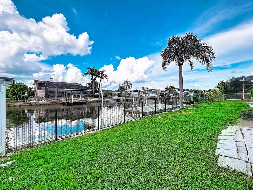 8723 HICKORYWOOD LANE, TAMPA, FL — photo 4 of 30