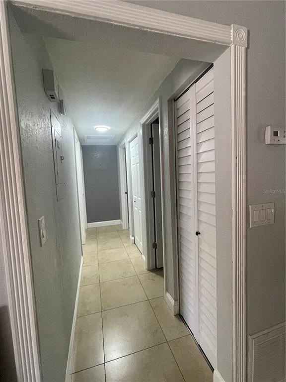 8524 CATALINA DRIVE, TAMPA, FL — photo 5 of 21