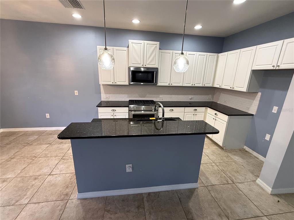12196 ALACHUA LANE, VENICE, FL — photo 5 of 22