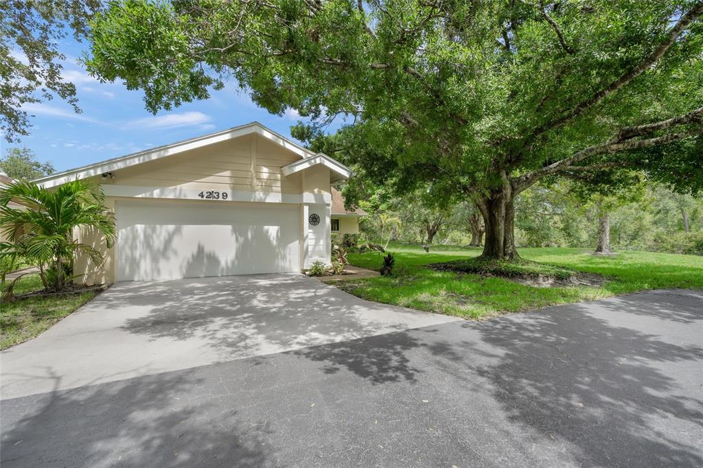 4239 CARRIAGE DRIVE UNIT 36, SARASOTA, FL — photo 2 of 30