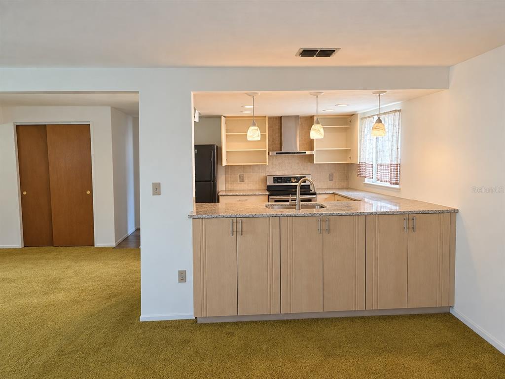 6123 HALIFAX DRIVE, NEW PORT RICHEY, FL — photo 3 of 25