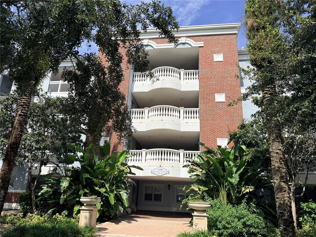1100 SUNSET VIEW CIRCLE S UNIT 304