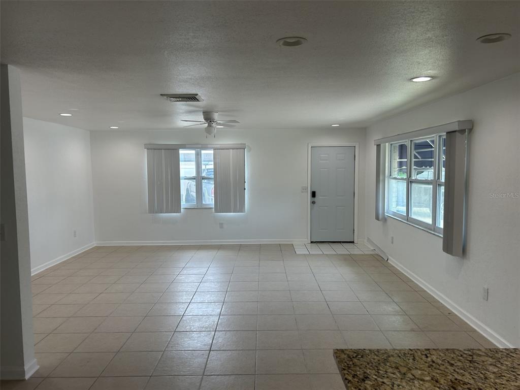 365 CAPRI BOULEVARD, TREASURE ISLAND, FL — photo 2 of 12