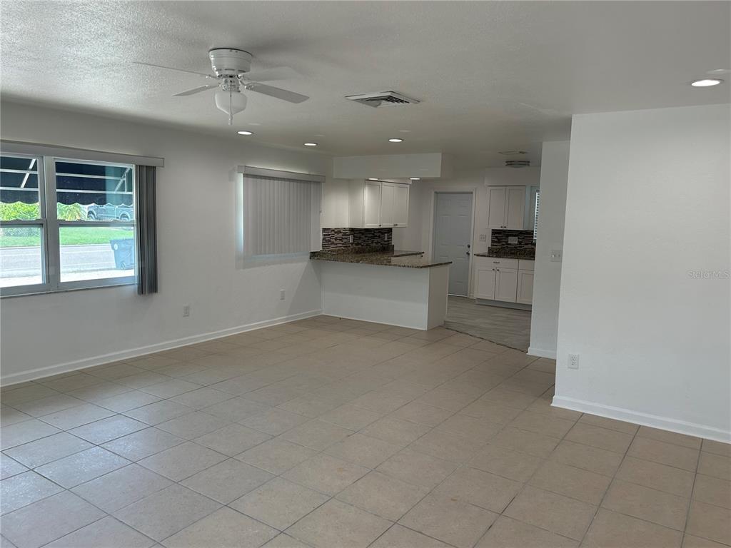 365 CAPRI BOULEVARD, TREASURE ISLAND, FL — photo 3 of 12