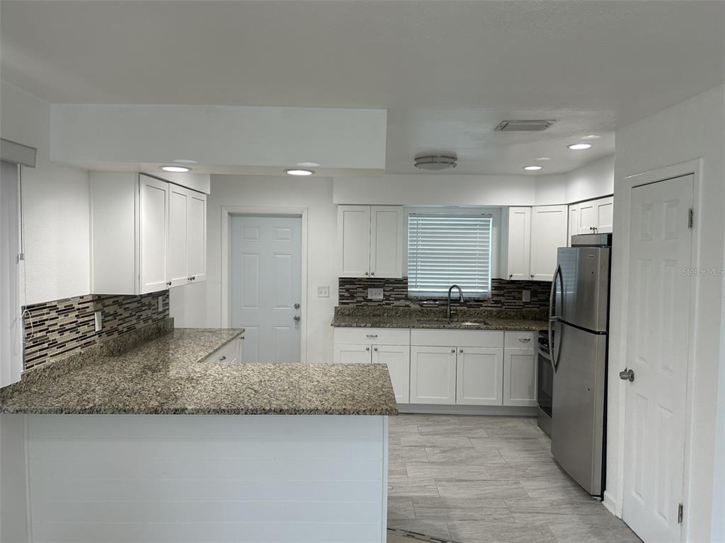 365 CAPRI BOULEVARD, TREASURE ISLAND, FL — photo 4 of 12